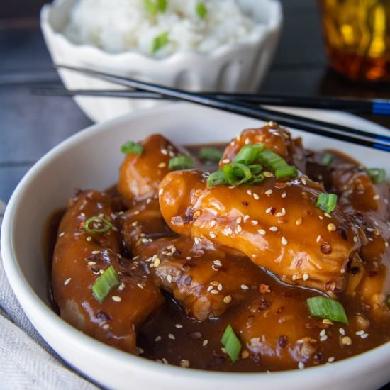 Instant Pot Chicken Thighs - Recipe photo by MamaGourmand