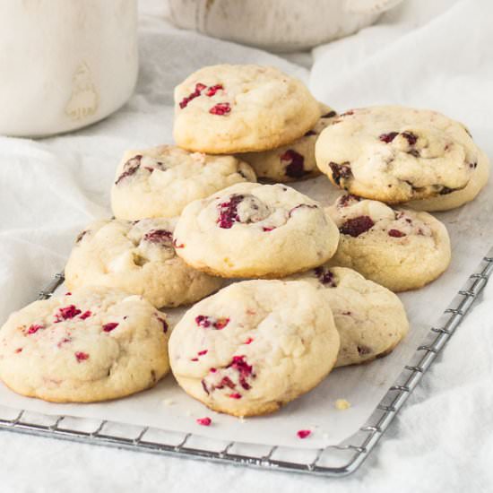 Raspberry Cheesecake Cookies - Recipe photo by theitsybitsykitchen