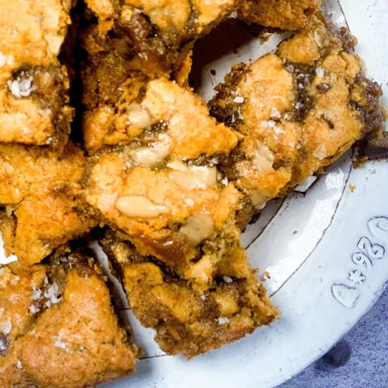 PALEO CARAMEL CHOCOLATE CHIP SHEET - Recipe photo by restorativecuisine