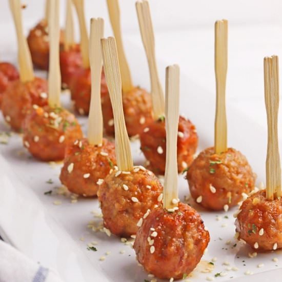 SLOW COOKER ASIAN MEATBALLS - Recipe photo by Easy Peasy Creative Ideas