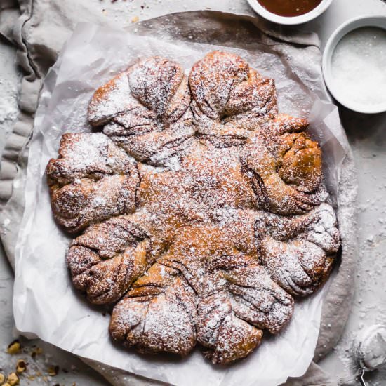 Vegan Chocolate Hazelnut Star Bread - Recipe photo by thebananadiaries