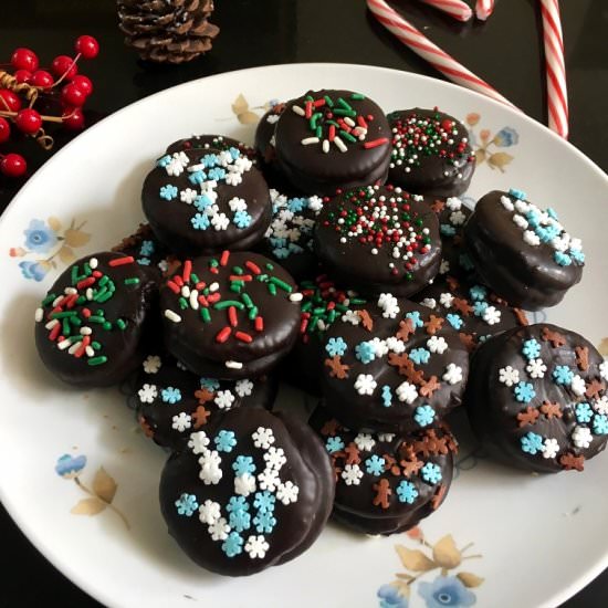 Chocolate Peanut Butter Crackers - Recipe photo by CurryandVanilla