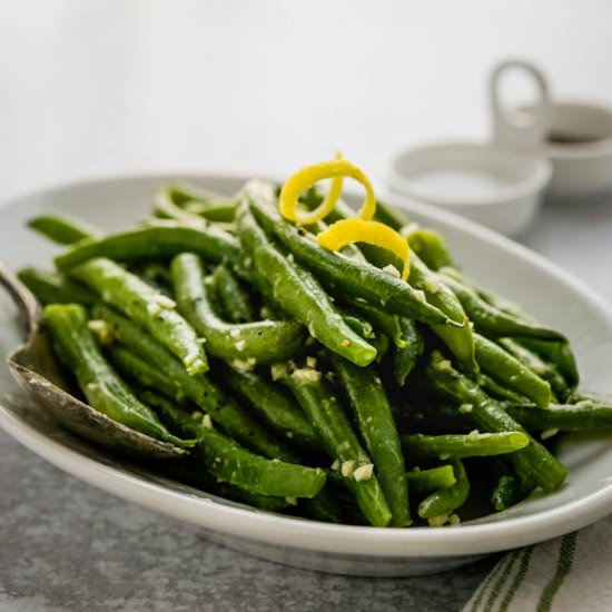 Easy Lemon Garlic Green Beans - Recipe photo by garlic and zest