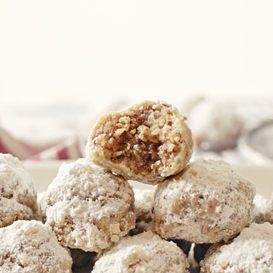 Pecan Snowball Cookies - Recipe photo by Elke living