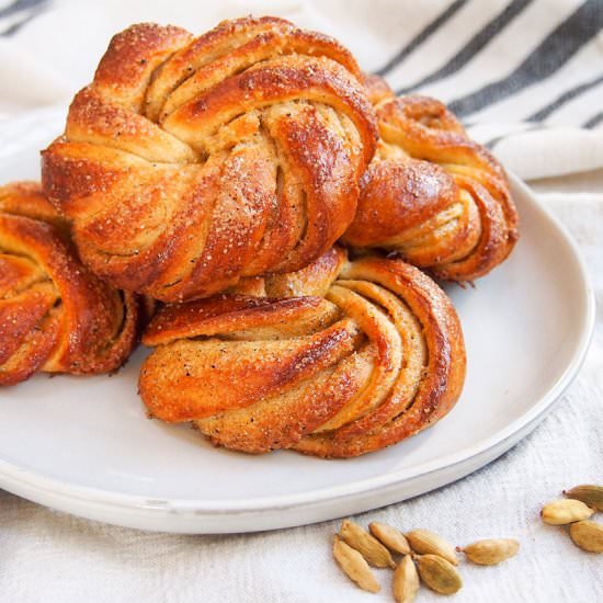 Swedish cardamom buns - Recipe photo by carolinescooking