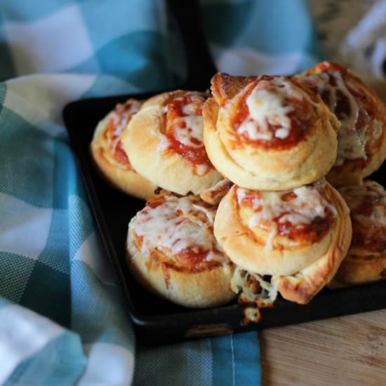 Pizza Pinwheels - Recipe photo by JensJourney