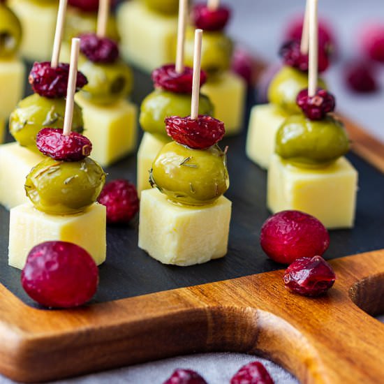 cranberry olive cheese skewers - Recipe photo by Appetizer Addiction