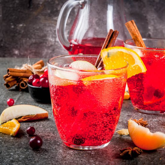 Low Sugar Christmas Punch - Recipe photo by Everything Pretty