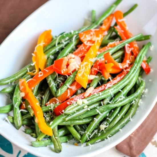PARMESAN GREEN BEANS & PEPPERS - Recipe photo by Stylish Cravings