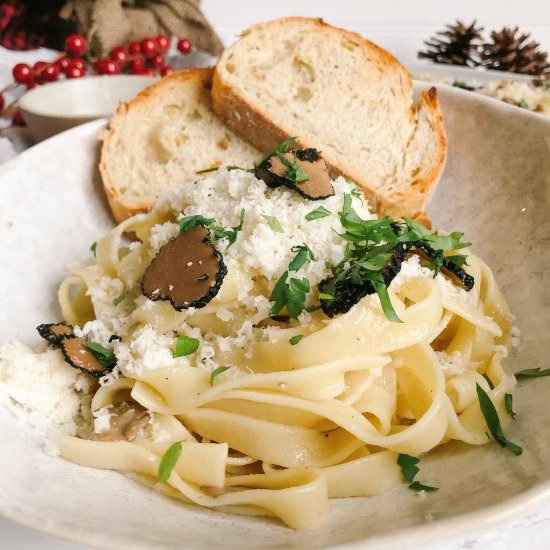 Black truffle pasta - Recipe photo by the communal feast
