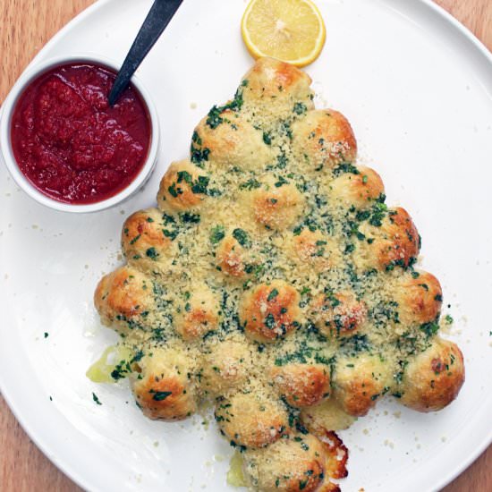 Christmas Tree Pull-Apart Bread - Recipe photo by ThursdayNightPizza