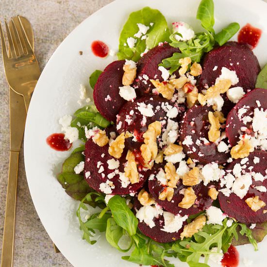 Beetroot salad with feta - Recipe photo by The clever meal