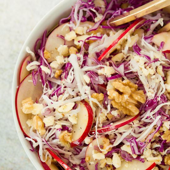 CABBAGE AND APPLE SALAD - Recipe photo by The clever meal