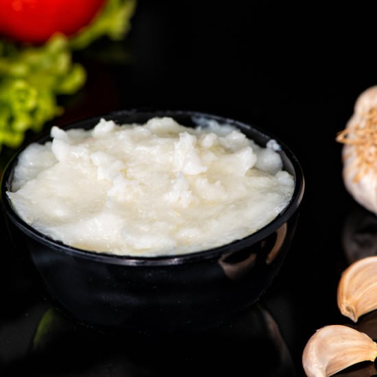 Toum/ Lebanese Garlic Sauce recipe - Recipe photo by meemiskitchen