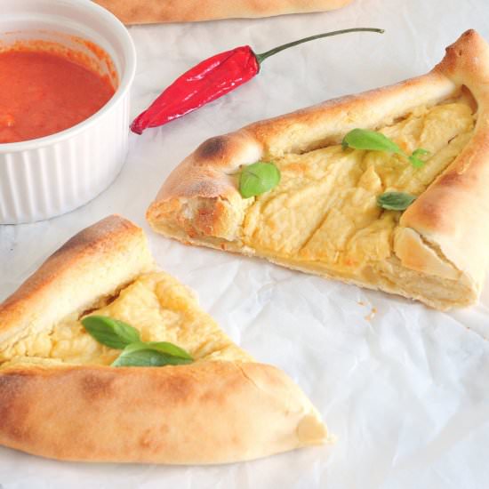 Khachapuri with hummus - Recipe photo by rabarbarowo