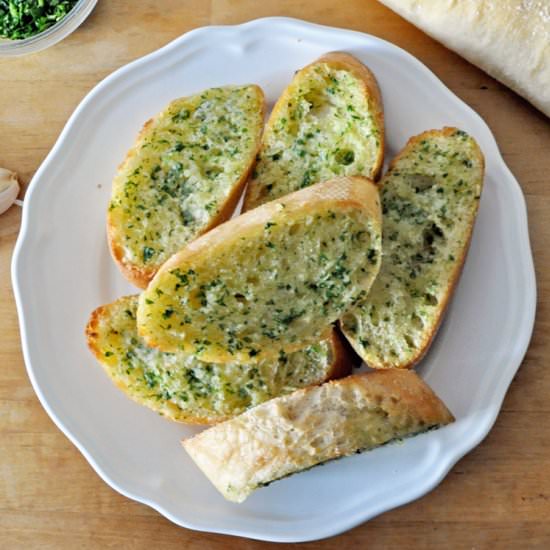 Restaurant-Style GARLIC BREAD - Recipe photo by Spain on a Fork