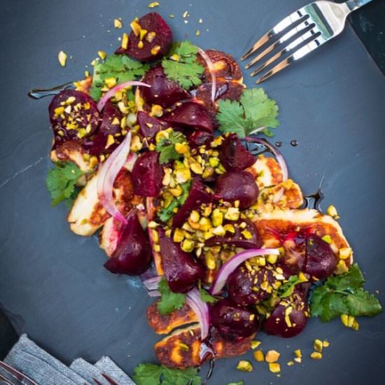 Roasted Beetroot Salad and Halloumi - Recipe photo by thedevilwearssalad