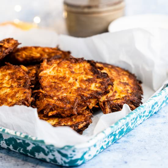 Apple Latkes w/ Smoky Sour Cream - Recipe photo by leisurefanclub