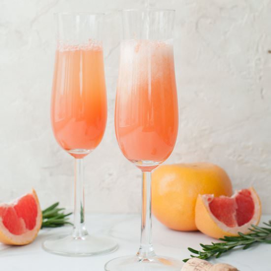 Grapefruit mimosa with rosemary - Recipe photo by everyday-delicious.com