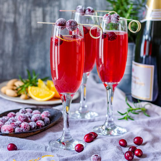 poinsettia cocktail - Recipe photo by Happy Foods Tube