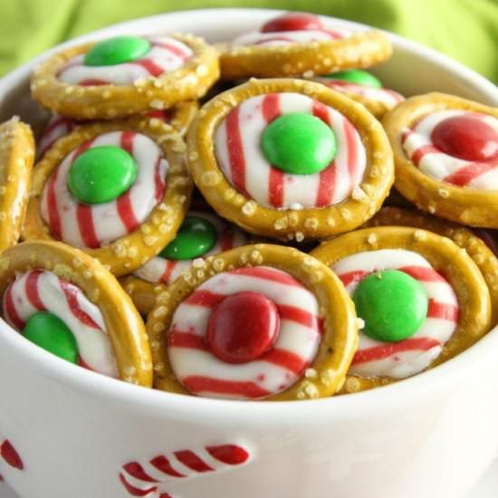 Peppermint Pretzel Bites - Recipe photo by bakingyouhappier