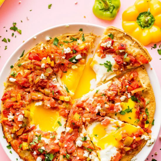 CAULIFLOWER CRUST SHAKSHUKA PIZZA - Recipe photo by aducksoven