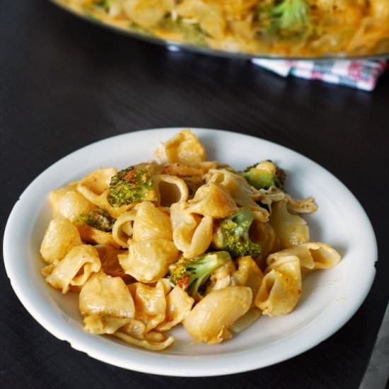 BUFFALO CHICKEN MAC AND CHEESE - Recipe photo by aducksoven