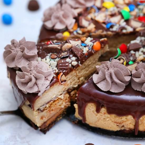 Peanut Butter Cheesecake - Recipe photo by peasandpeonies