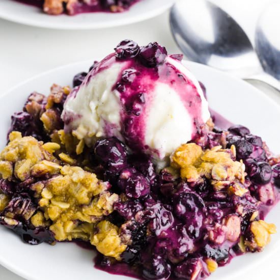 Blueberry Crumble Recipe - Recipe photo by NamelyMarly