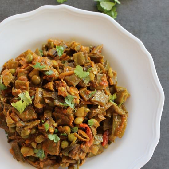 Broad Beans Tomato curry - Recipe photo by Madhus Everyday Indian