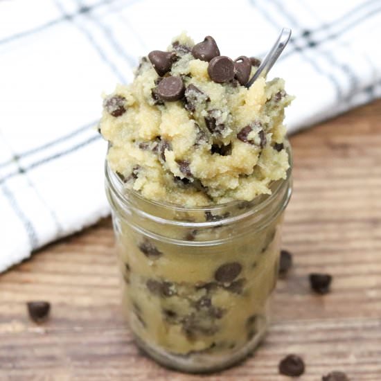 Edible Chocolate Chip Cookie Dough - Recipe photo by simplylowcal