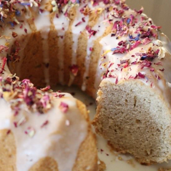 Vegan Rooibos-Cake with Flowers - Recipe photo by evergreenstories