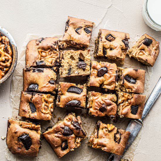 GF Peanut Butter Blondie Bars - Recipe photo by nattwrobel
