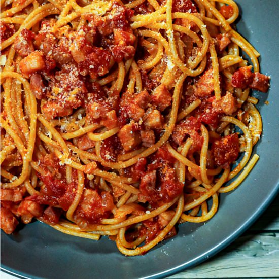 30-Minute Spaghetti All’Amatriciana - Recipe photo by skinnyspatula
