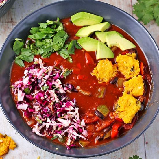 Black bean chili with cocoa powder - Recipe photo by veganwithgusto