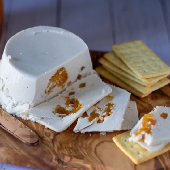 Vegan White Stilton with Peaches - Recipe photo by 86Eats