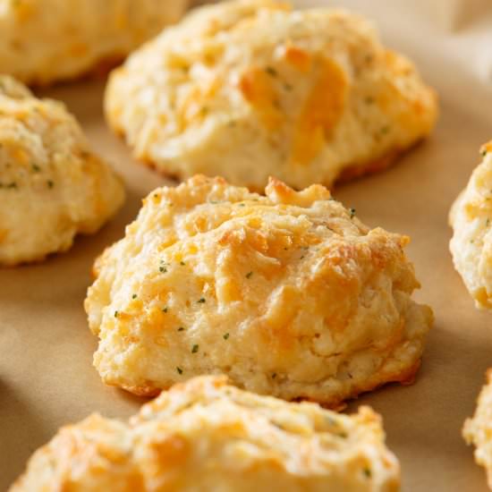Red Lobster Cheddar Biscuits - Recipe photo by TheRecipeFairy