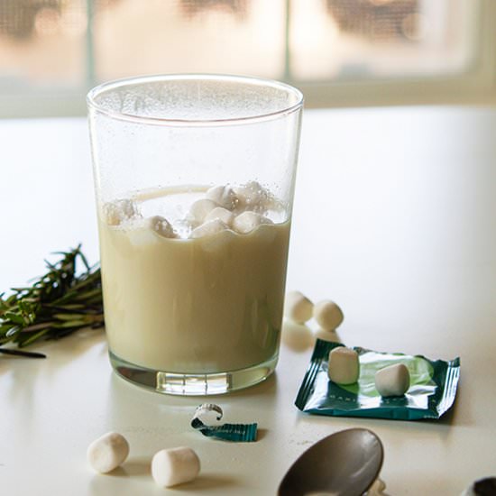 Min-Tea Hot Chocolate - Recipe photo by Candy Jar Chronicles