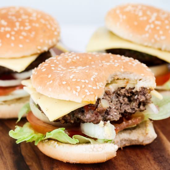 Homemade Cheese Burger Recipe - Recipe photo by Simshomekitchen