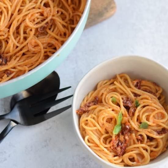 Creamy Sun Dried Tomato Sauce - Recipe photo by olive and artichoke