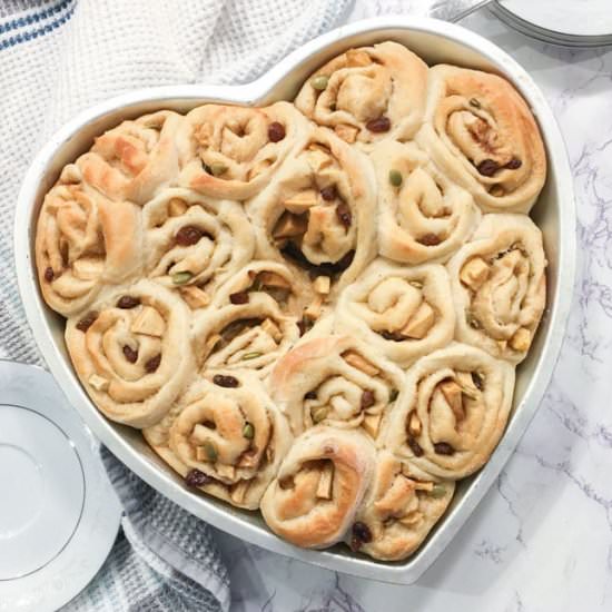 Delicious Apple Cinnamon Bun - Recipe photo by sustain my cooking habit