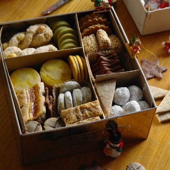 winter holiday cookies box - Recipe photo by tentimestea