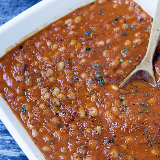 Homemade baked beans - Recipe photo by Mandy Sneaky Veg