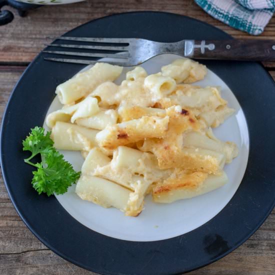 Classic Mac and Cheese - Recipe photo by BinkysCulinaryCarnival
