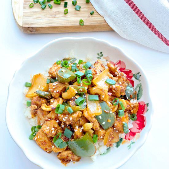 EASY KETO CASHEW CHICKEN - Recipe photo by Stylish Cravings