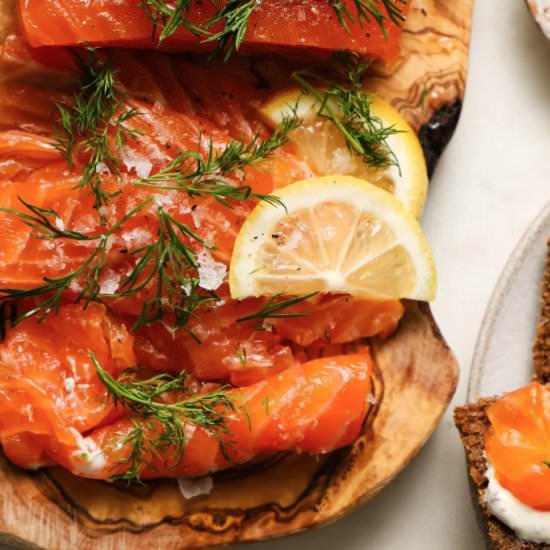 Dill Cured Gravlax - Recipe photo by lindseyeatsla