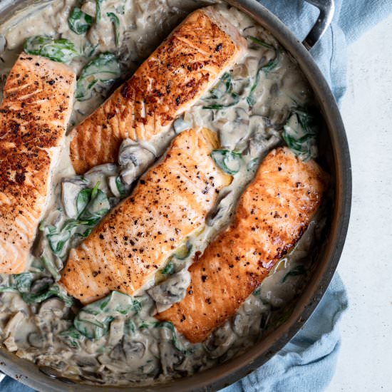WHOLE30 SALMON WITH CREAM SAUCE - Recipe photo by themindfulhapa