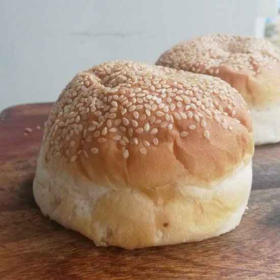 Easy burger buns - Recipe photo by Flours n frostings