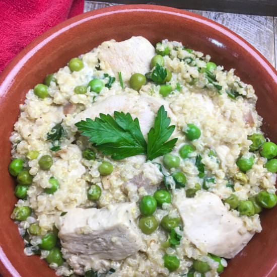 Creamy Chicken Quinoa with Peas - Recipe photo by angelatempest