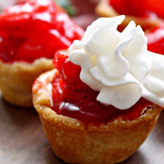 Mini Strawberry Pies - Recipe photo by agoudalife